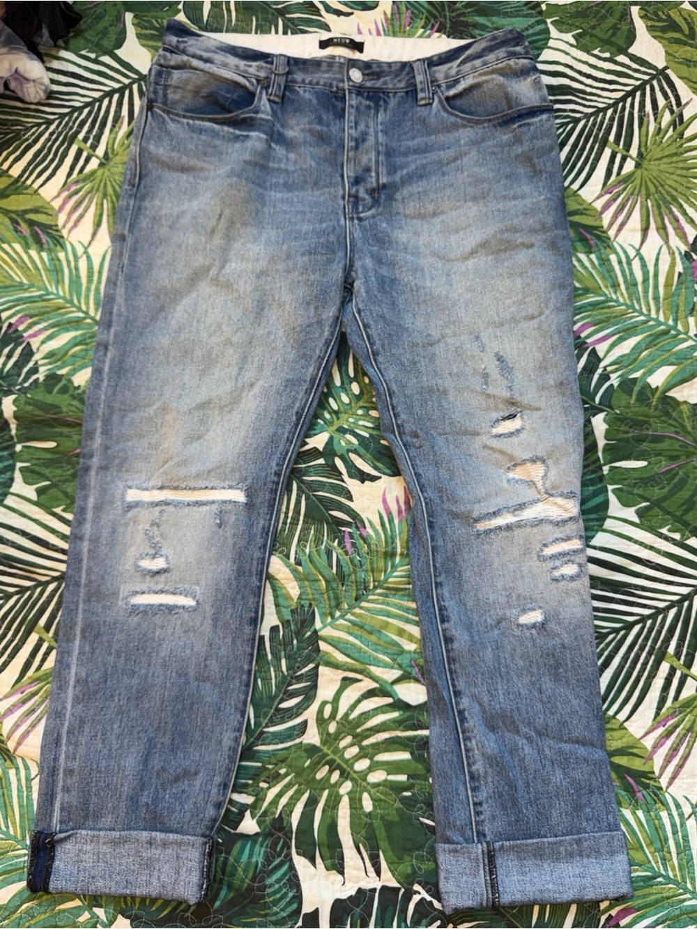 Neuw Men's Light Blue Distressed Relaxed Jeans